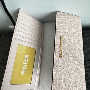 Michael Kors Pale Pink Signature Continental Wallet with Gold Logo (brand new)